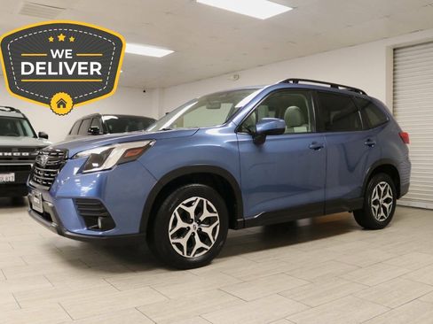 Used 2022 Subaru Forester Premium AWD/4WD image 2
