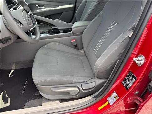 Used 2022 Hyundai Elantra Blue FWD image 6