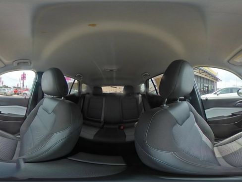 Used 2025 Chevrolet Trax LT FWD image 41