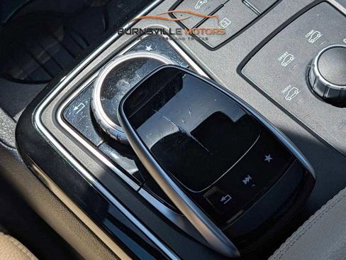Used 2010 Mercedes-Benz C 300 Sport image 52