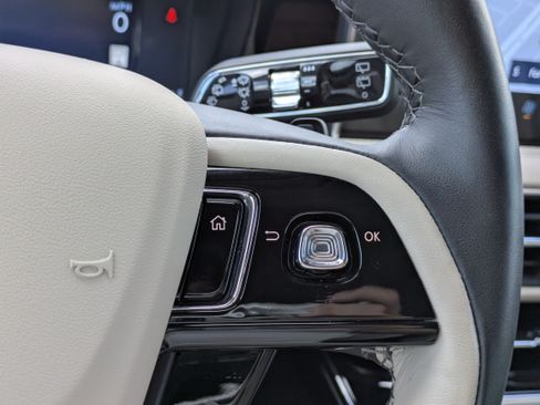 Used 2025 Lincoln Corsair Reserve FWD image 25