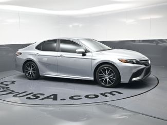 Used 2024 Toyota Camry SE video 2