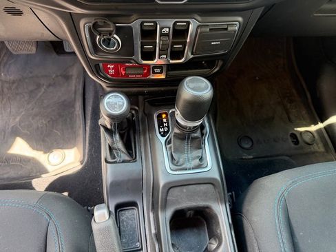 Used 2023 Jeep Wrangler Unlimited Rubicon 4xe AWD/4WD image 24