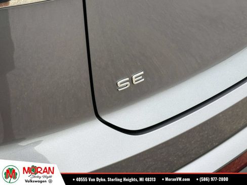 Used 2025 Volkswagen Atlas Cross Sport SE w/ Panoramic Sunroof Package AWD/4WD image 9