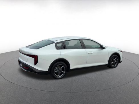 Used 2025 Kia K4 LXS image 15