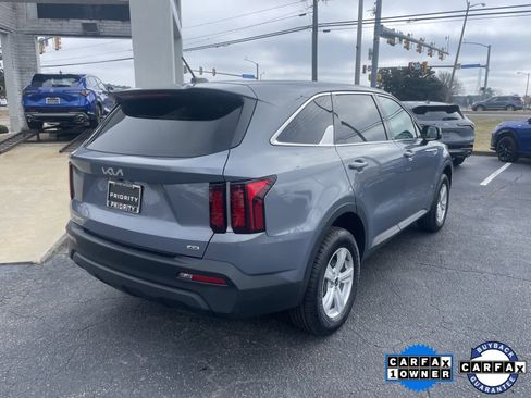 Used 2023 Kia Sorento LX image 5