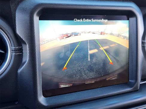 Used 2021 Jeep Wrangler Unlimited Sahara w/ Cold Weather Group image 20