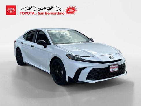New 2026 Toyota Camry Hybrid image 7