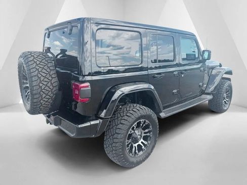 Used 2021 Jeep Wrangler Unlimited Sahara AWD/4WD image 7