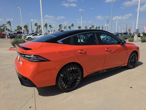 New 2026 Nissan Sentra SR w/ Floor Mat Package FWD image 7