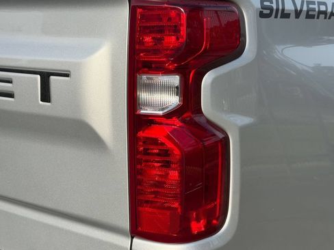 Used 2022 Chevrolet Silverado 1500 Custom RWD image 13