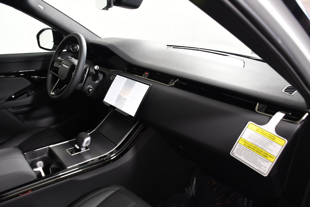 Certified 2026 Land Rover Range Rover Evoque Dynamic SE AWD/4WD image 19