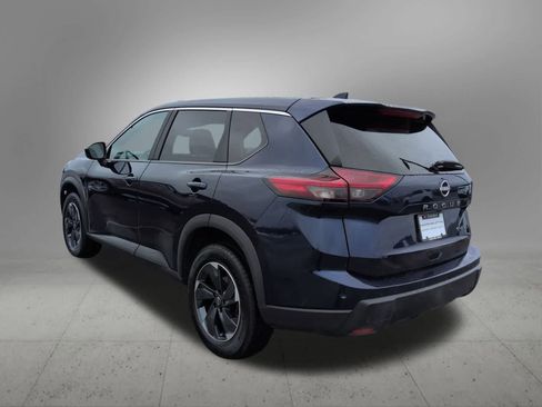 Used 2024 Nissan Rogue SV image 4