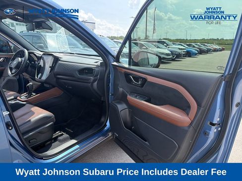 Used 2025 Subaru Forester Touring AWD/4WD image 36