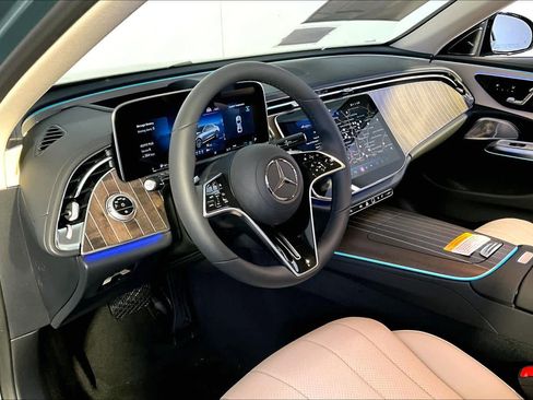 New 2026 Mercedes-Benz E 350 4MATIC Sedan image 9