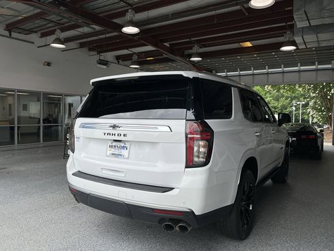 Used 2024 Chevrolet Tahoe High Country AWD/4WD image 12