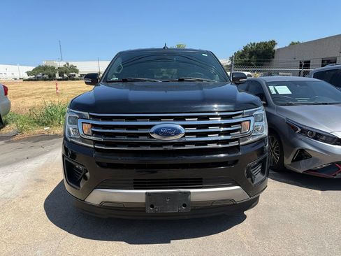 Used 2018 Ford Expedition Max XLT w/ Equipment Group 202A RWD image 2
