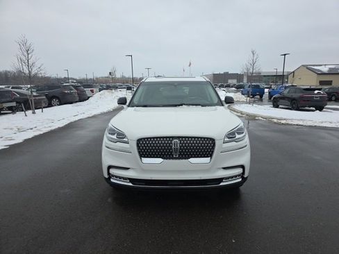 Used 2022 Lincoln Aviator Reserve w/ Equipment Group 201A image 2