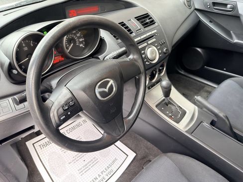 Used 2011 MAZDA MAZDA3 i Sport image 10