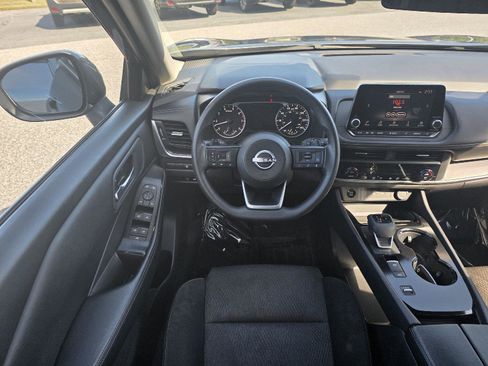 Used 2024 Nissan Rogue SV image 15