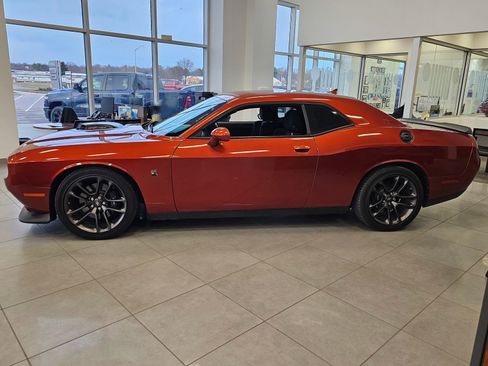 Used 2021 Dodge Challenger R/T Scat Pack w/ Shaker Package image 2