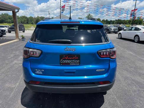 Used 2022 Jeep Compass Latitude w/ Convenience Group AWD/4WD image 5