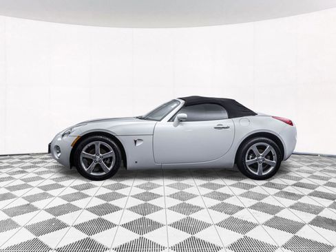 Used 2007 Pontiac Solstice Convertible image 7