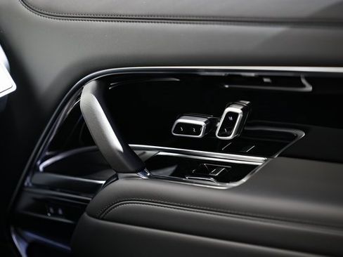 New 2025 Land Rover Range Rover Long Wheelbase SE image 37