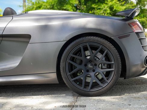 Used 2011 Audi R8 V10 image 5