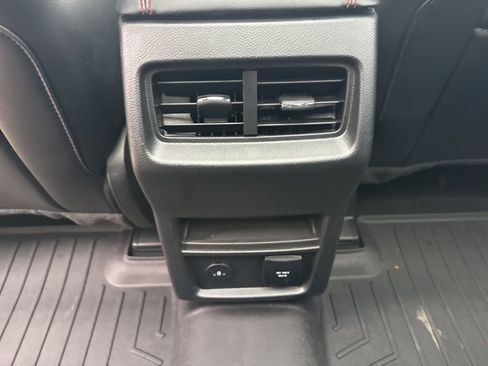 Used 2024 Ford Edge ST-Line w/ Class II Trailer Tow Package AWD/4WD image 20