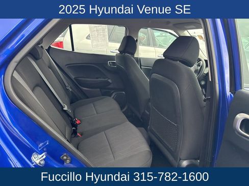 Certified 2025 Hyundai Venue SE image 23