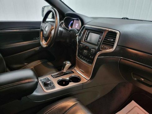 Used 2017 Jeep Grand Cherokee Limited image 38