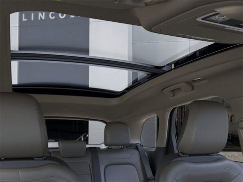 New 2025 Lincoln Corsair Reserve w/ Jet Appearance Package image 43