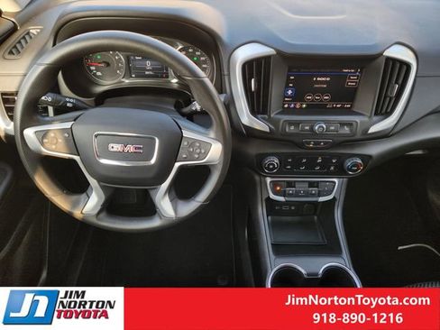 Used 2024 GMC Terrain SLE image 28