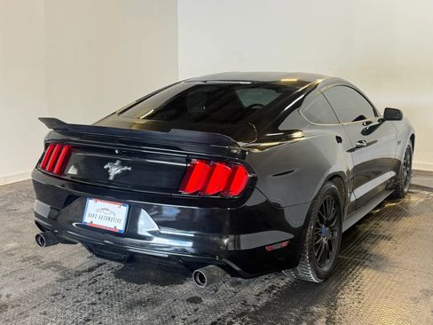 Used 2017 Ford Mustang Coupe RWD image 4