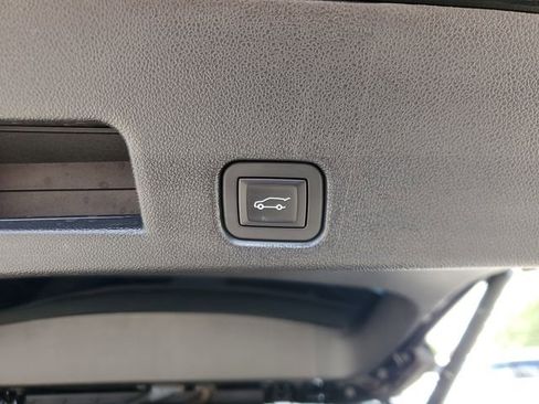 Used 2025 Chevrolet Traverse RS AWD/4WD image 8