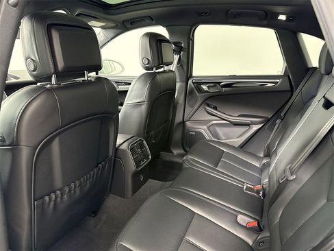 Certified 2024 Porsche Macan w/ Premium Plus Package image 26