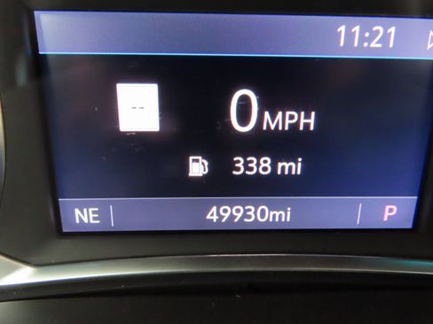 Used 2023 Chevrolet Traverse RS image 19