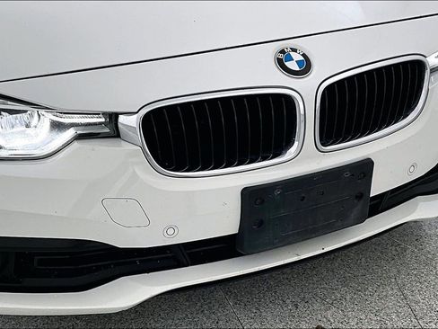 Used 2018 BMW 320i Sedan image 35
