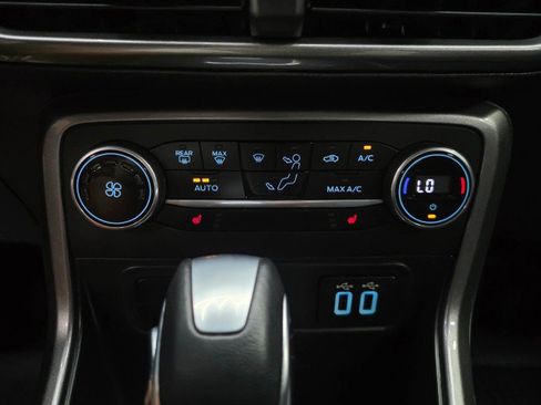Used 2022 Ford EcoSport SE w/ SE Convenience Package AWD/4WD image 28