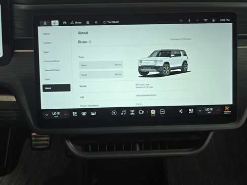 Used 2024 Rivian R1S Adventure AWD/4WD image 29