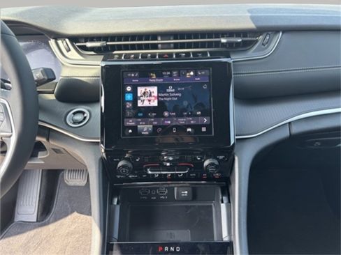 New 2025 Jeep Grand Cherokee L Laredo w/ Luxury Tech Group I image 21