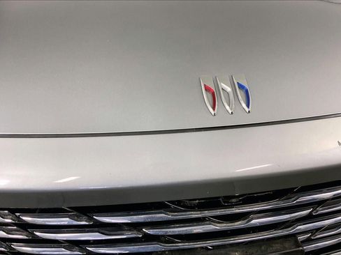 Used 2025 Buick Envision Preferred image 28