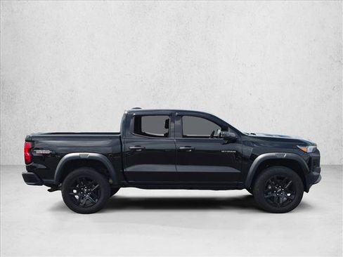 Used 2025 Chevrolet Colorado Trail Boss AWD/4WD image 4