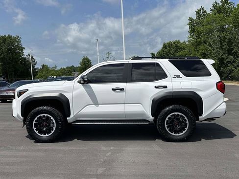 Used 2025 Toyota 4Runner TRD Off-Road Premium AWD/4WD image 24