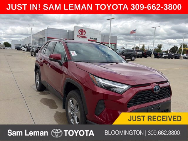 Used 2024 Toyota RAV4 LE AWD/4WD image 1