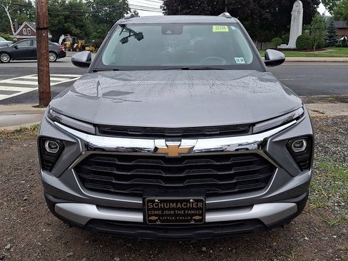 Certified 2026 Chevrolet TrailBlazer LT w/ Convenience Package FWD image 2