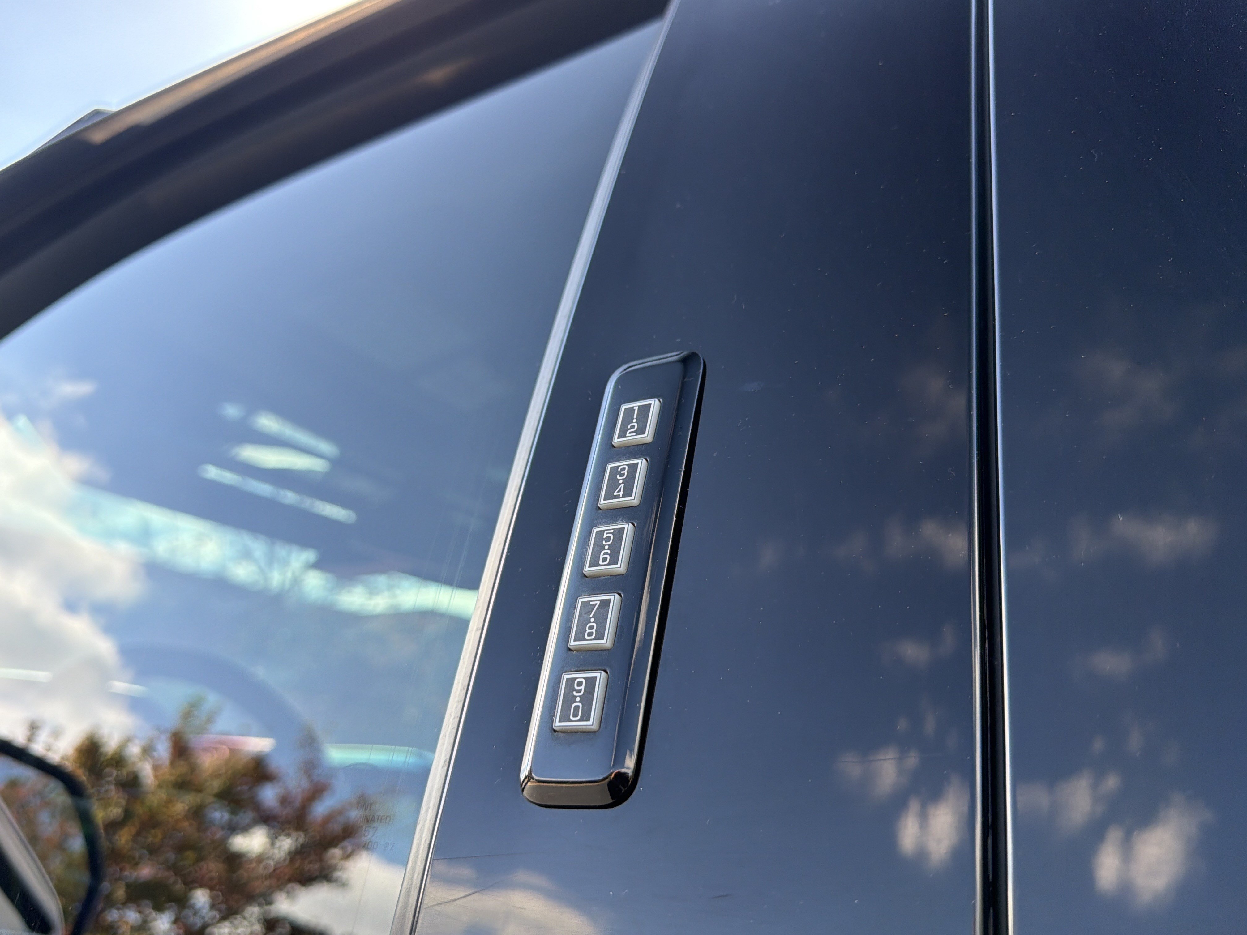 Used 2019 Ford F350 Lariat w/ Lariat Ultimate Package AWD/4WD image 23