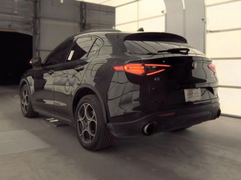 Used 2018 Alfa Romeo Stelvio Sport w/ Quick Order Package 22J Sport AWD/4WD image 2