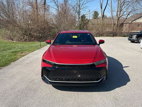 Used 2024 Toyota Crown XLE image 8